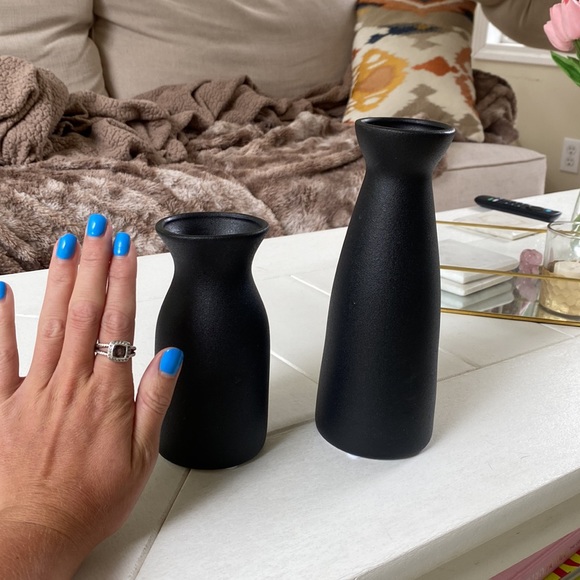 Black Vases - two sizes - Picture 2 of 2